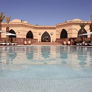 فندق Rose Garden &