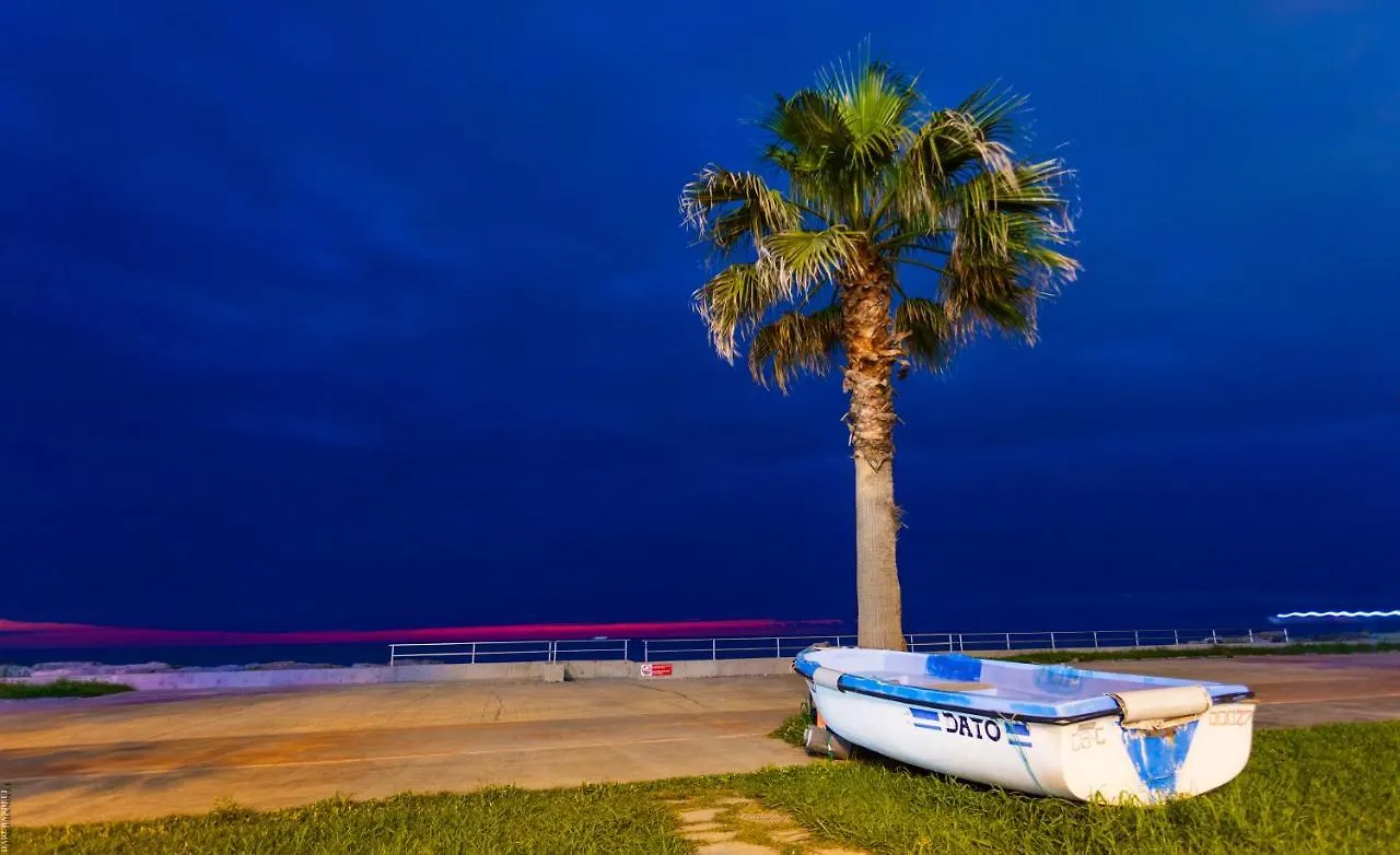Boulevardside Batumi 4*,